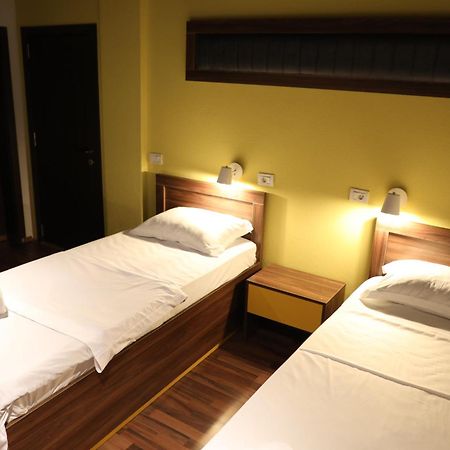 Hotel Hiserra Prizren Esterno foto