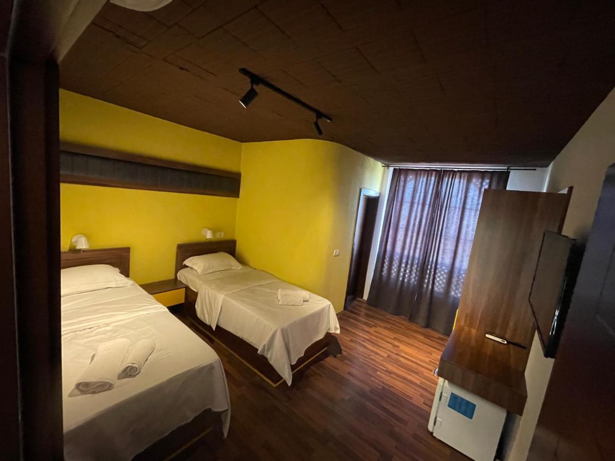 Hotel Hiserra Prizren Esterno foto