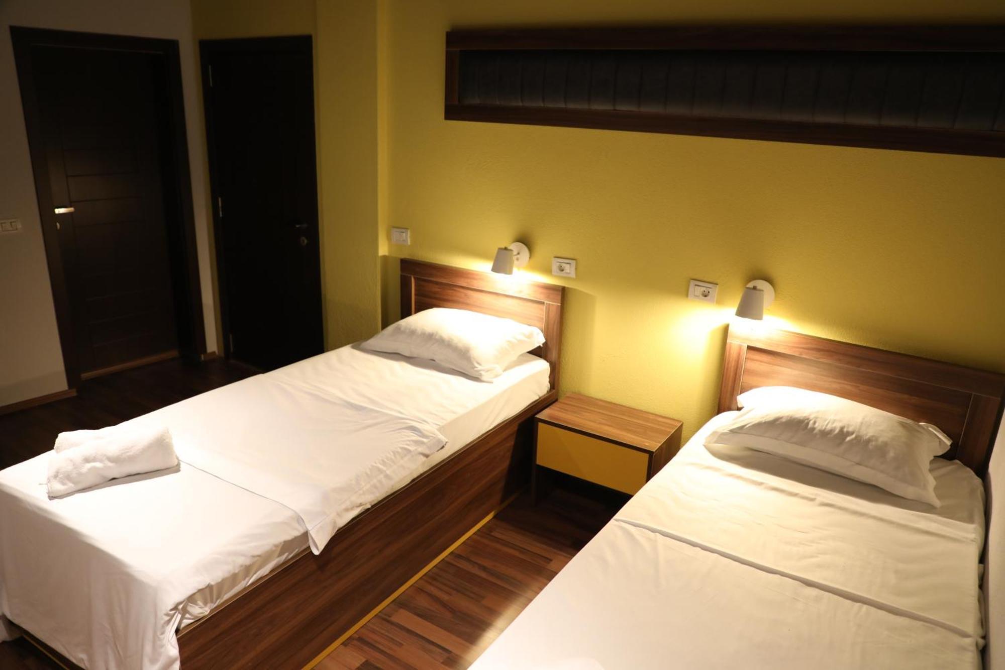 Hotel Hiserra Prizren Esterno foto