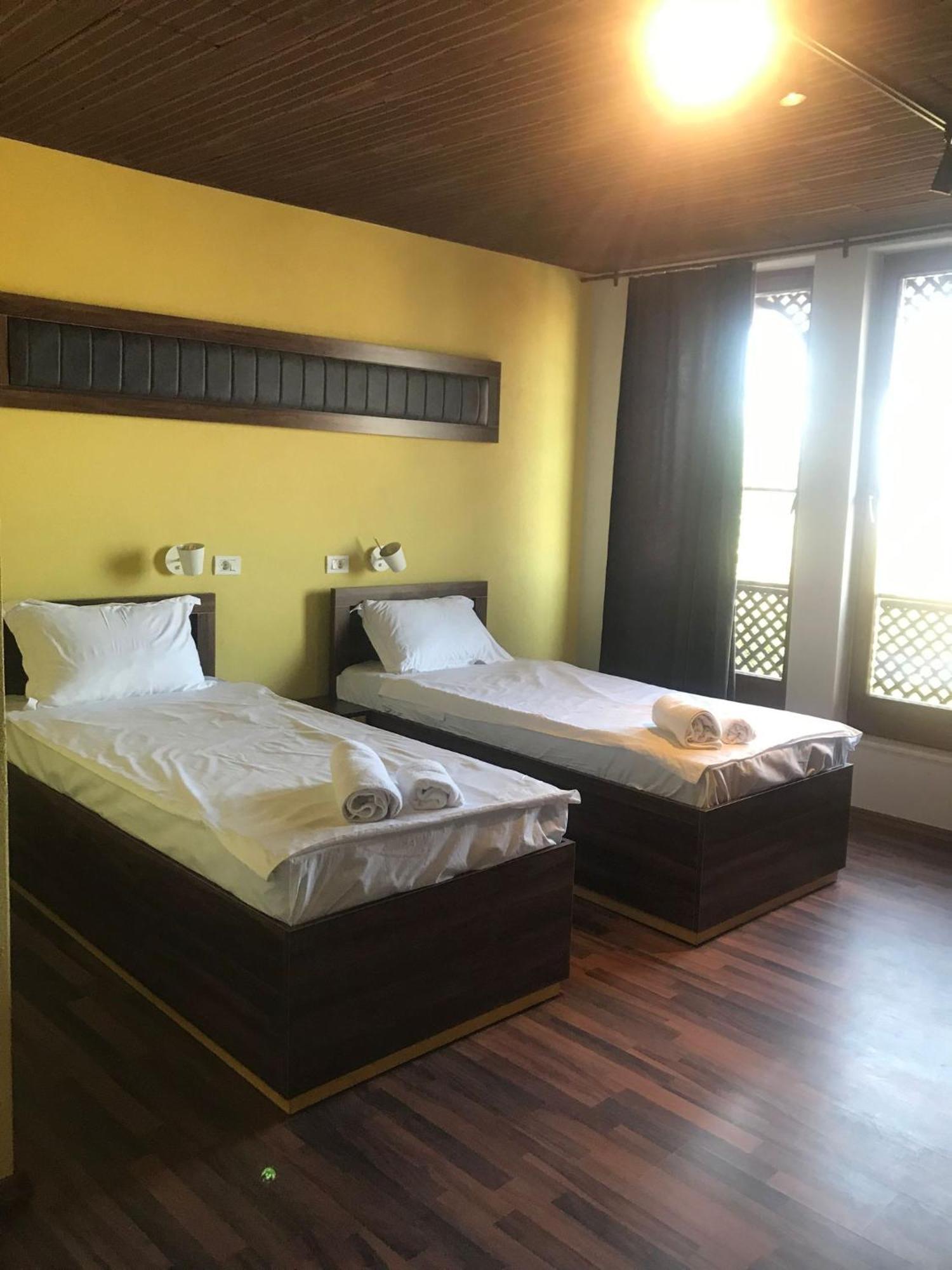 Hotel Hiserra Prizren Esterno foto